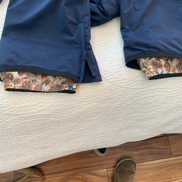 Burton one piece snowsuit - Picture 7 of 11